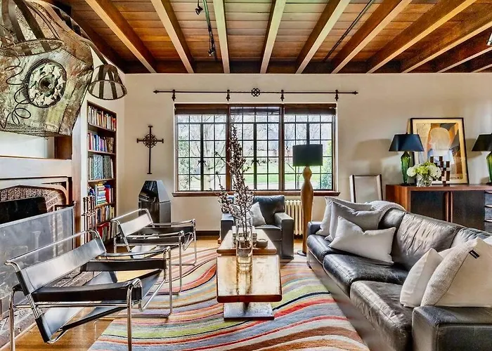 Luxe Comfort In An Artistic & Historic Home