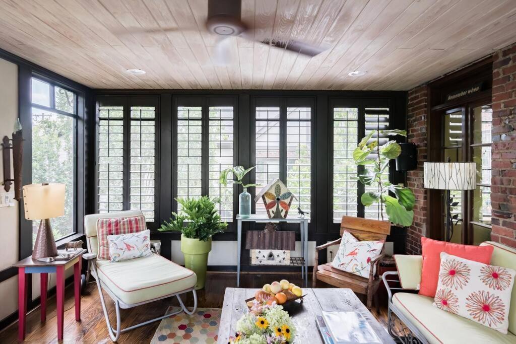 Luxe Comfort In An Artistic & Historic Nashville