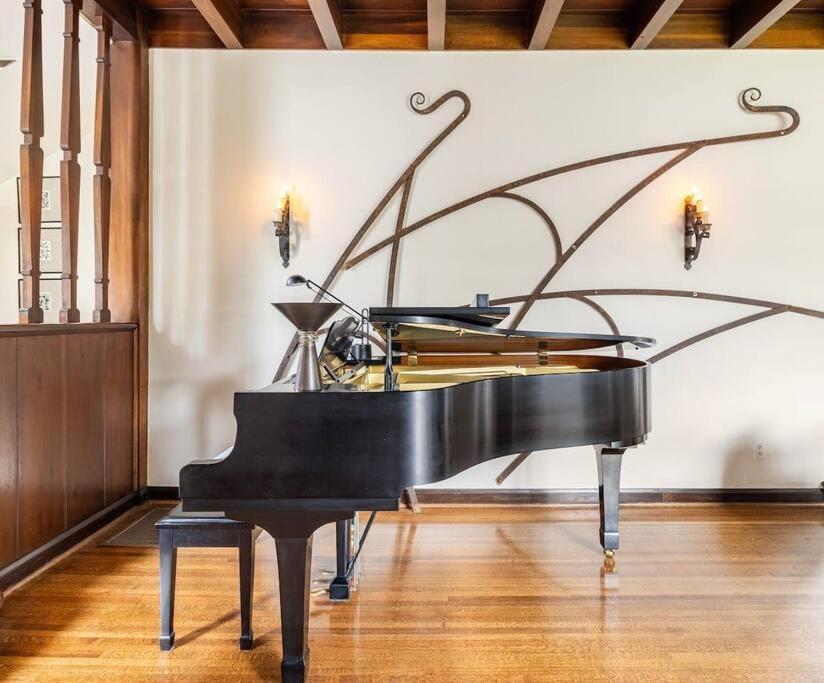 Luxe Comfort In An Artistic & Historic