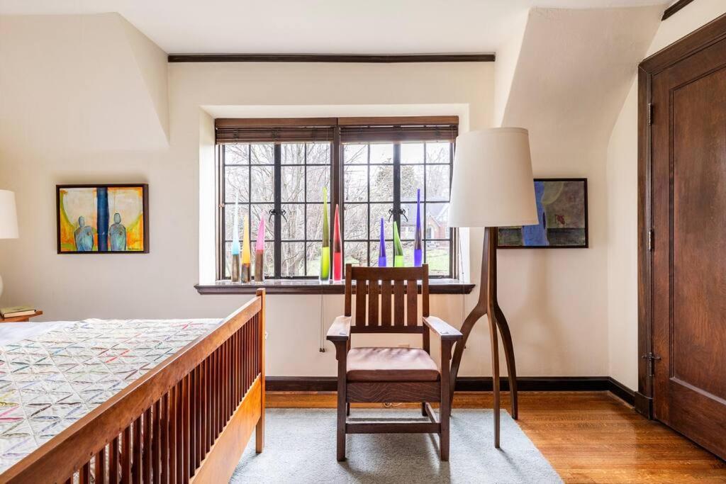 Luxe Comfort In An Artistic & Historic * Nashville
