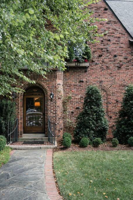 Luxe Comfort In An Artistic & Historic *
